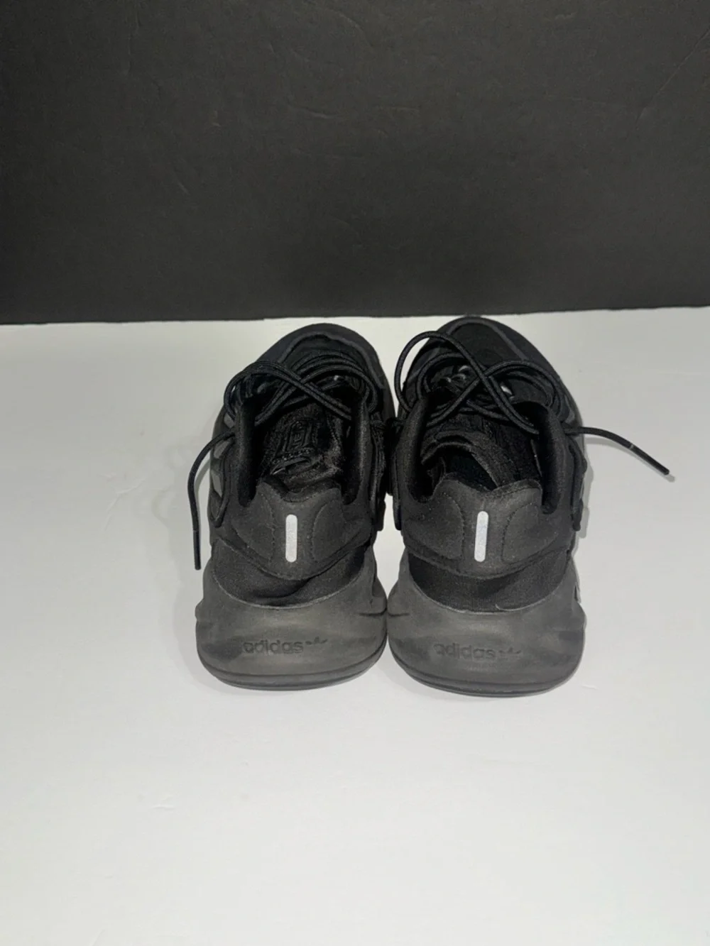Adidas I Men's I Sneakers I Style Ozelia I Black I Size 9